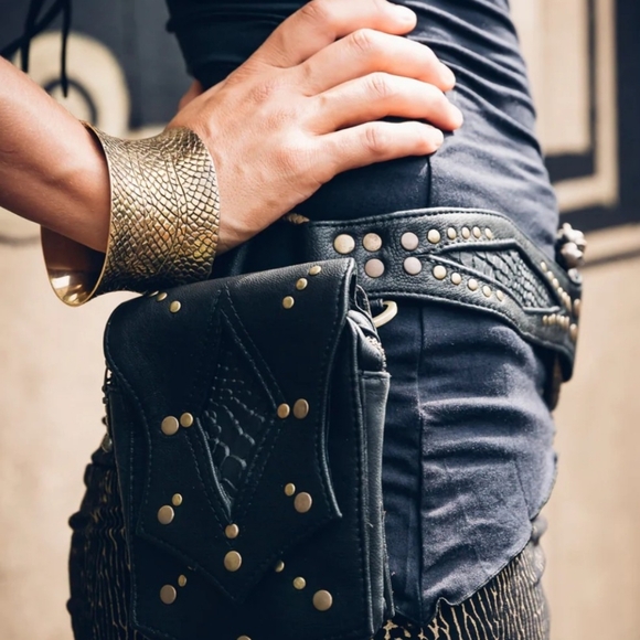 Leather Dragon Dreaming Pocket Belt ๐ - Picture 4 of 7